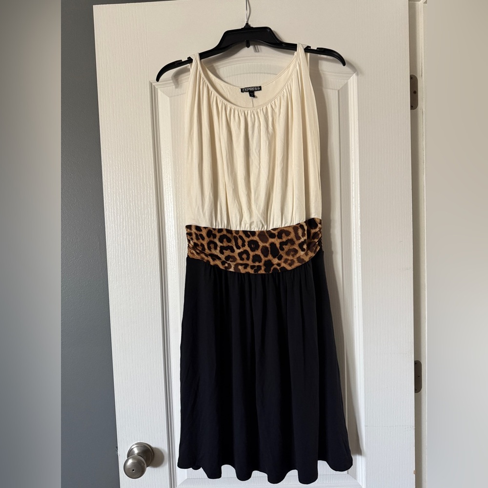 Express dress Cream and Black with Leopard Waistband NWT Size Medium‎